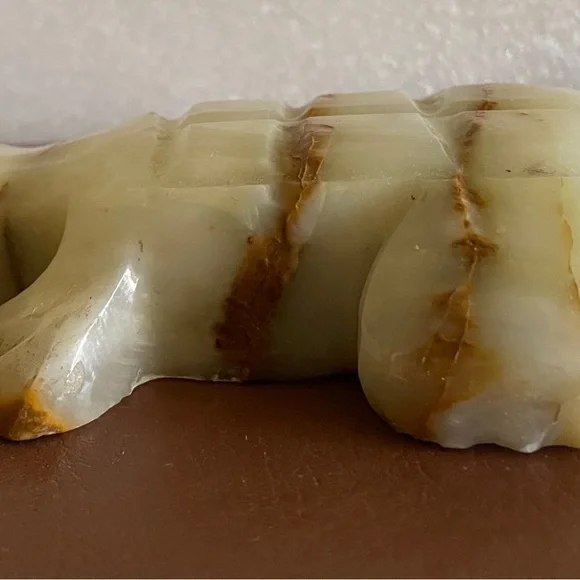 Marble curved crocodile vintage